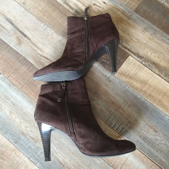 Isaac Mizrahi Women's Samantha Brown Side Zip Boots - Picture 2 of 10